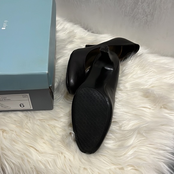 Apt 9 size 6 Brown Heels - Picture 3 of 3